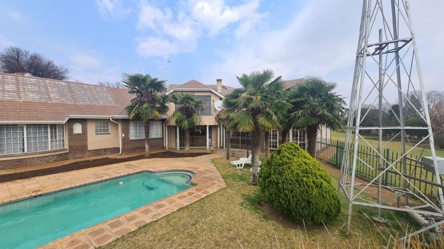 5 Bedroom Property for Sale in Wilgeboom A H North West